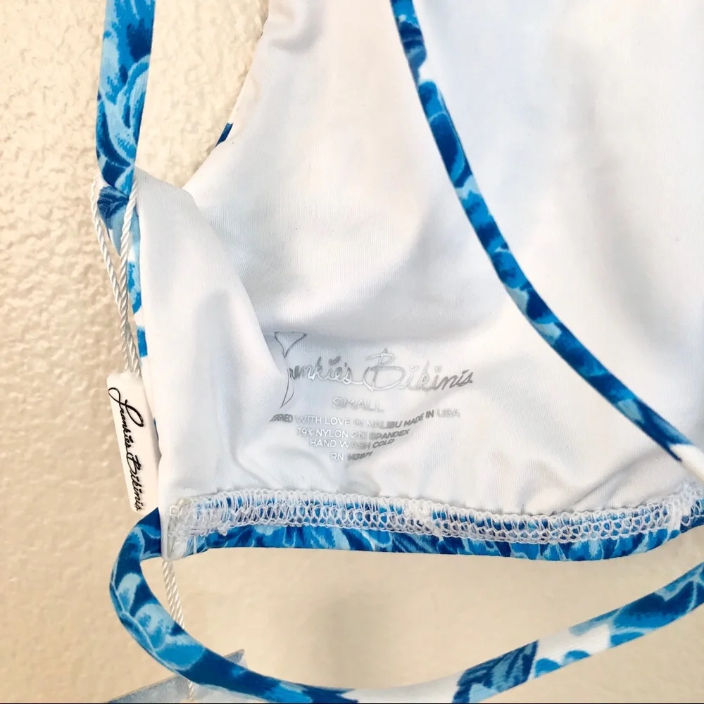 FRANKIE’S BIKINIS New Marley 2 Strappy Back Bikini Top in Blue Dahlia Floral